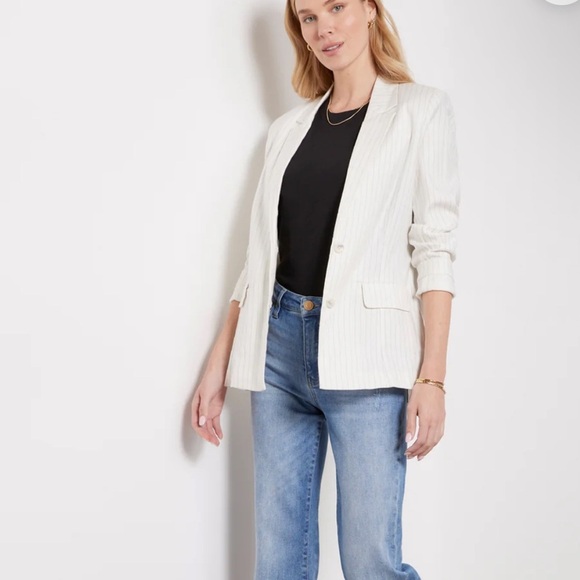 Evereve Jackets & Blazers - Evereve Taylor Pinstripe Blazer